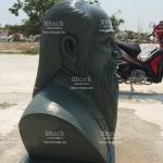 Tượng Bán Thân Lê Hữu Trác Bằng Đá