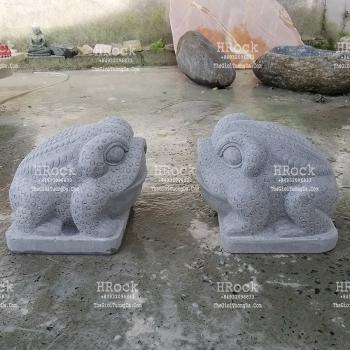 Con Cóc Phun Nước Bằng Đá