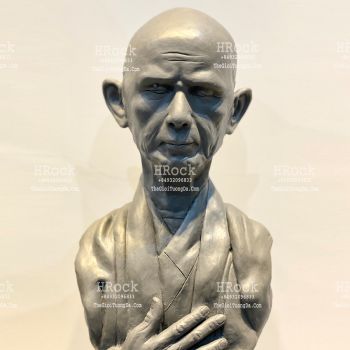 Tượng Thiền Sư Thích Nhất Hạnh Bằng Đá