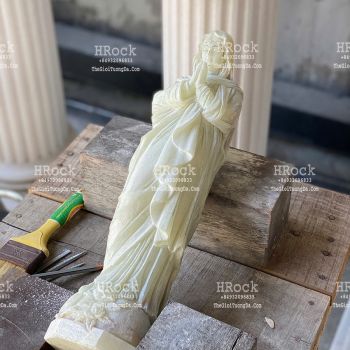 TƯỢNG ĐỨC MẸ BẰNG ĐÁ NGỌC ONYX XANH